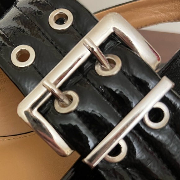 Cushionaire wander black shoe Maryjane flat silver buckle faux leather 8.5 nwot - Picture 9 of 12